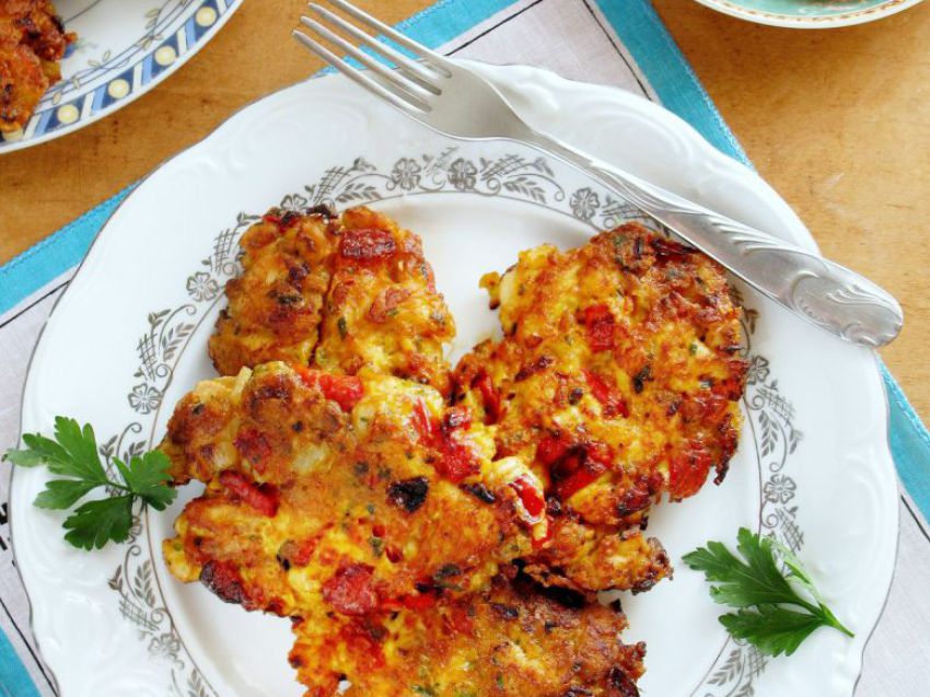 Kotlety siekane z kurczaka z papryką i serem Kotlety siekane z kurczaka z papryką i serem