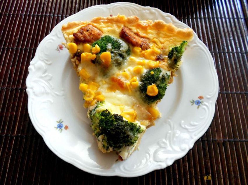 Tarta brokułowa z kurczakiem i kukurydzą Tarta brokułowa z kurczakiem i kukurydzą