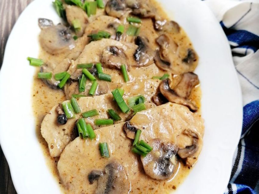 Schab duszony z pieczarkami Schab duszony z pieczarkami