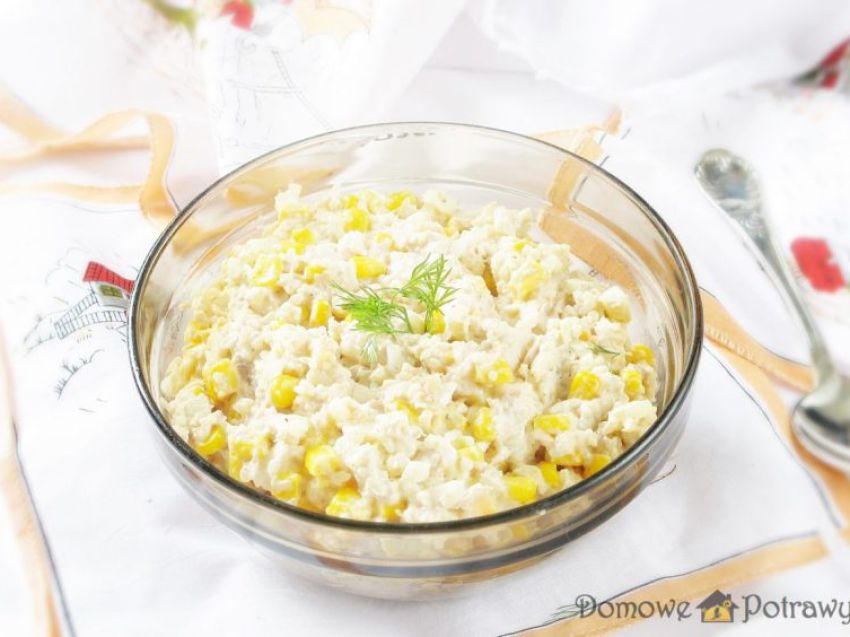 Sałatka ryżowa z tuńczykiem Sałatka ryżowa z tuńczykiem