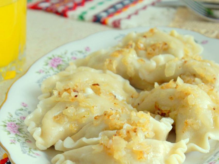 Pierogi z kaszą gryczaną i białym serem Pierogi z kaszą gryczaną i białym serem