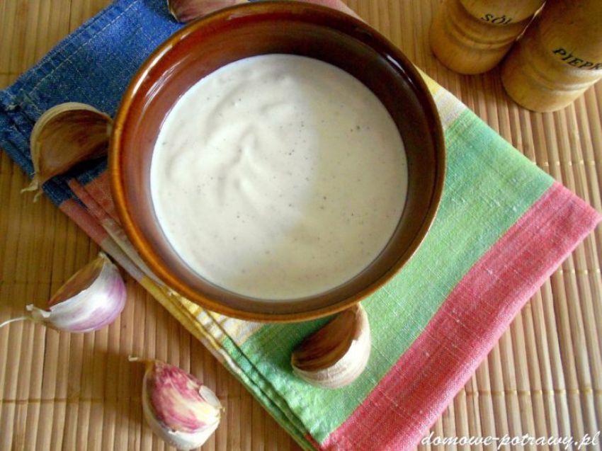 Sos czosnkowy do mięs Sos czosnkowy do mięs