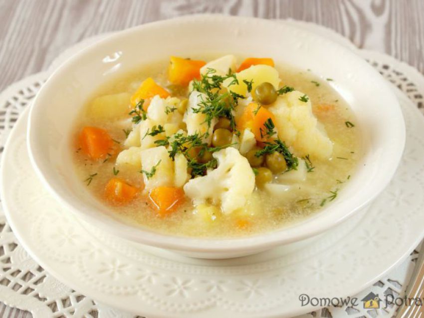 Zupa kalafiorowa z ziemniakami i groszkiem Zupa kalafiorowa z ziemniakami i groszkiem