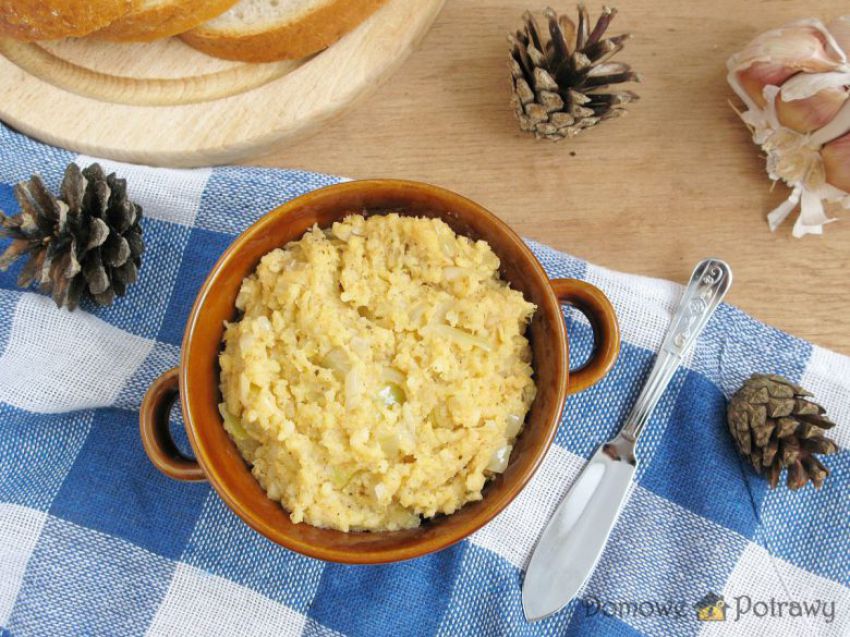 Pasta z kaszy jaglanej z jabłkiem i cebulą Pasta z kaszy jaglanej z jabłkiem i cebulą