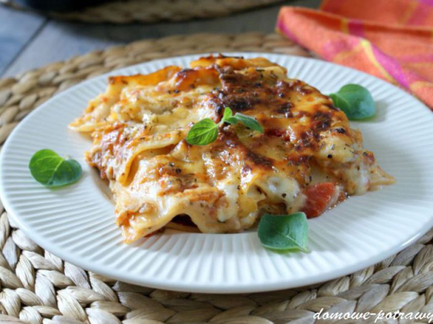 Lasagne (lazania) z mięsem mielonym Lasagne (lazania) z mięsem mielonym