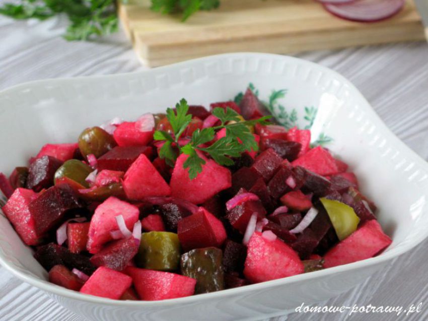 Surówka z buraka i ogórka kiszonego Surówka z buraka i ogórka kiszonego