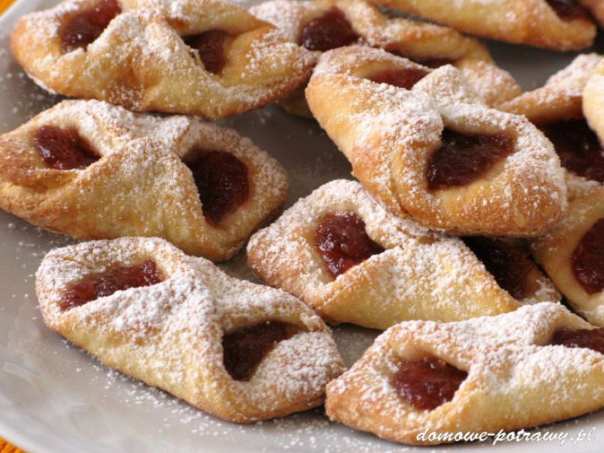 Drożdżowe ciasteczka z różą Drożdżowe ciasteczka z różą