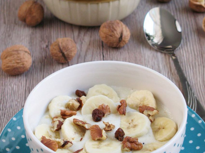 Kasza manna z bananem i orzechami Kasza manna z bananem i orzechami