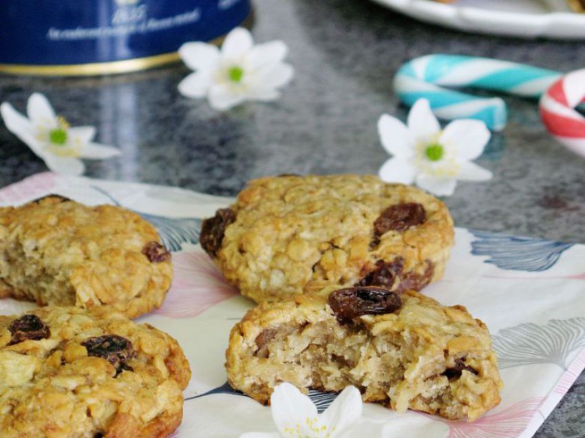 Ciasteczka owsiane z miodem i jabłkami Ciasteczka owsiane z miodem i jabłkami