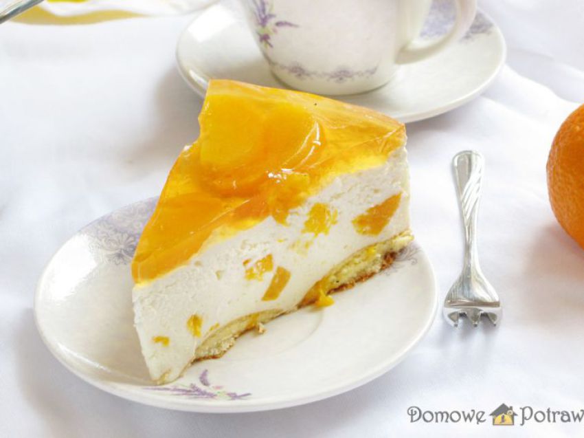 Sernik na zimno z brzoskwiniami Sernik na zimno z brzoskwiniami