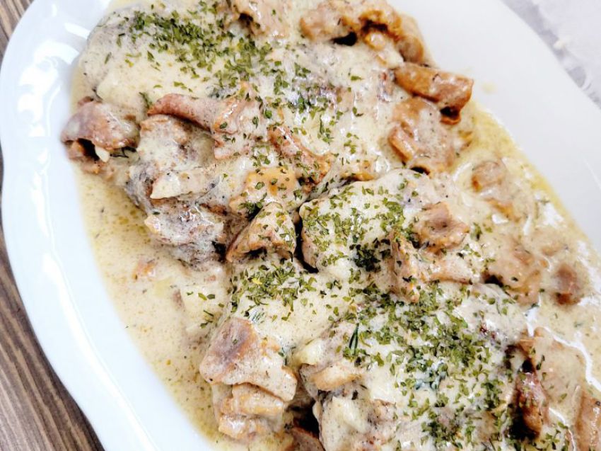 Polędwiczki wieprzowe w sosie kurkowym Polędwiczki wieprzowe w sosie kurkowym
