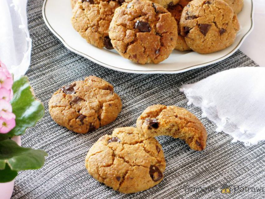 Ciasteczka z masłem orzechowym i czekoladą Ciasteczka z masłem orzechowym i czekoladą