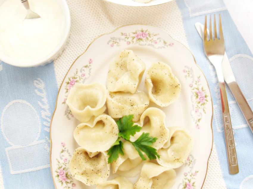 Pielmieni - rosyjskie pierożki z mięsem Pielmieni - rosyjskie pierożki z mięsem