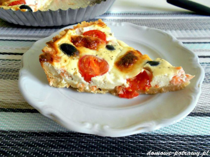 Tarta z wędzonym łososiem Tarta z wędzonym łososiem