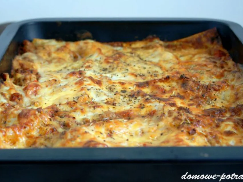Lasagne (lazania) z mięsem mielonym Lasagne (lazania) z mięsem mielonym