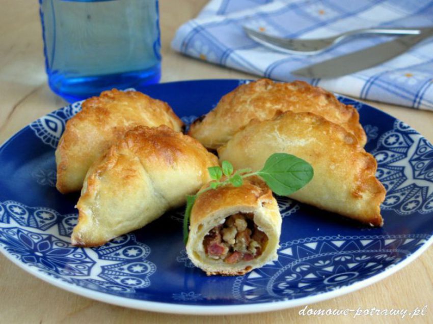 Szpekuchy, litewskie pierożki drożdżowe Szpekuchy, litewskie pierożki drożdżowe