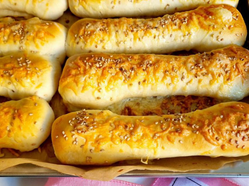 Parówki w cieście drożdżowym Parówki w cieście drożdżowym