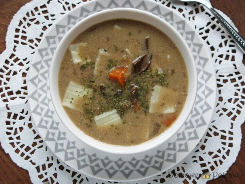 Zupa grzybowa z makaronem Zupa grzybowa z makaronem