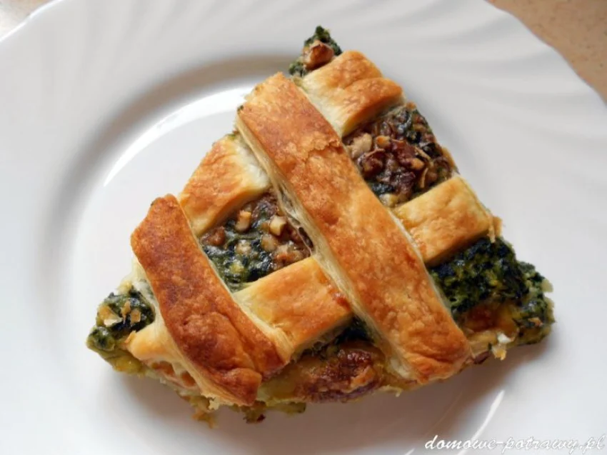 Tarta ze szpinakiem na cieście francuskim Tarta ze szpinakiem na cieście francuskim