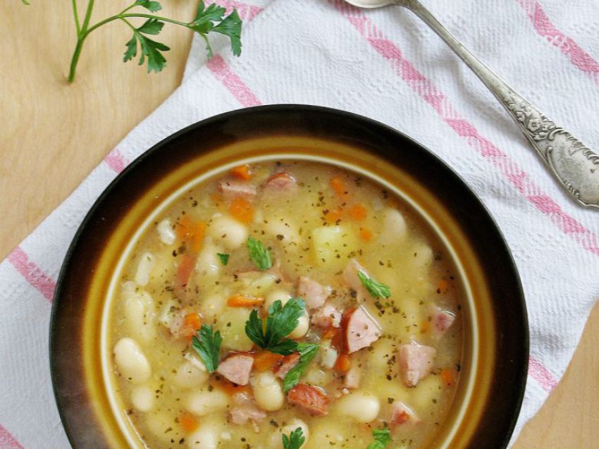 Zupa fasolowa - Fasolówka Zupa fasolowa - Fasolówka