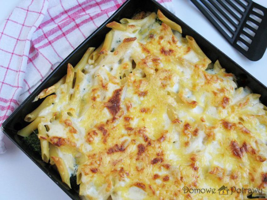 Makaronowa zapiekanka z kurczakiem i warzywami Makaronowa zapiekanka z kurczakiem i warzywami