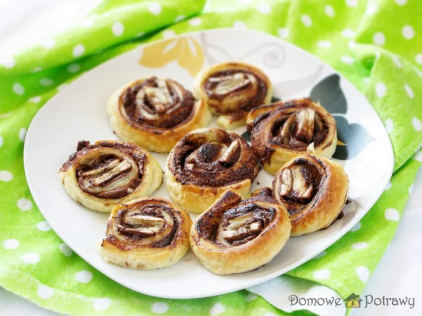 Ciastka francuskie z nutellą i bananem Ciastka francuskie z nutellą i bananem