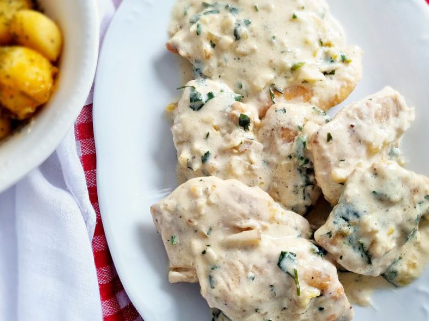 Indyk w sosie śmietanowym Indyk w sosie śmietanowym