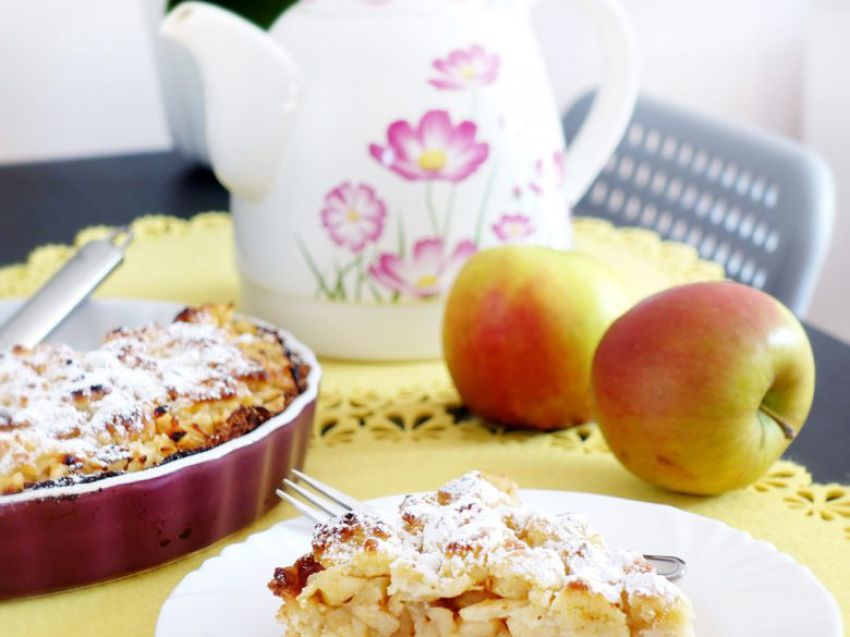 Prosta tarta z jabłkami i kruszonką Prosta tarta z jabłkami i kruszonką