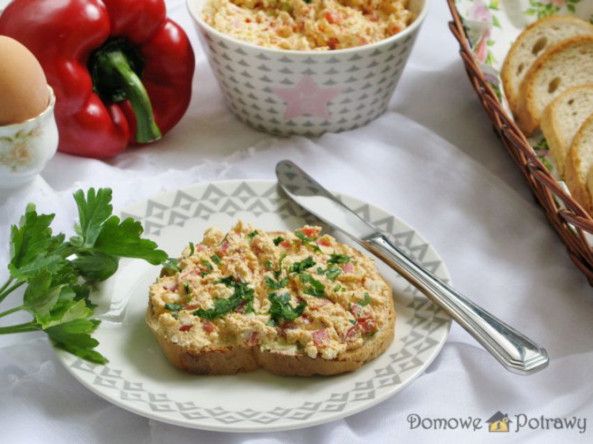 Pasta na kanapki z twarogu i papryki Pasta na kanapki z twarogu i papryki