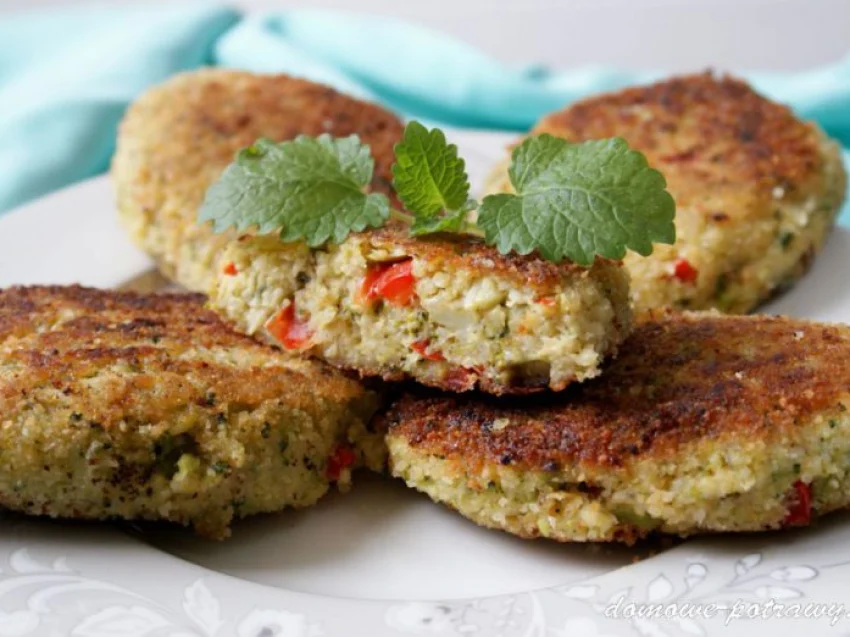 Kotlety z kaszy jaglanej i brokuła Kotlety z kaszy jaglanej i brokuła