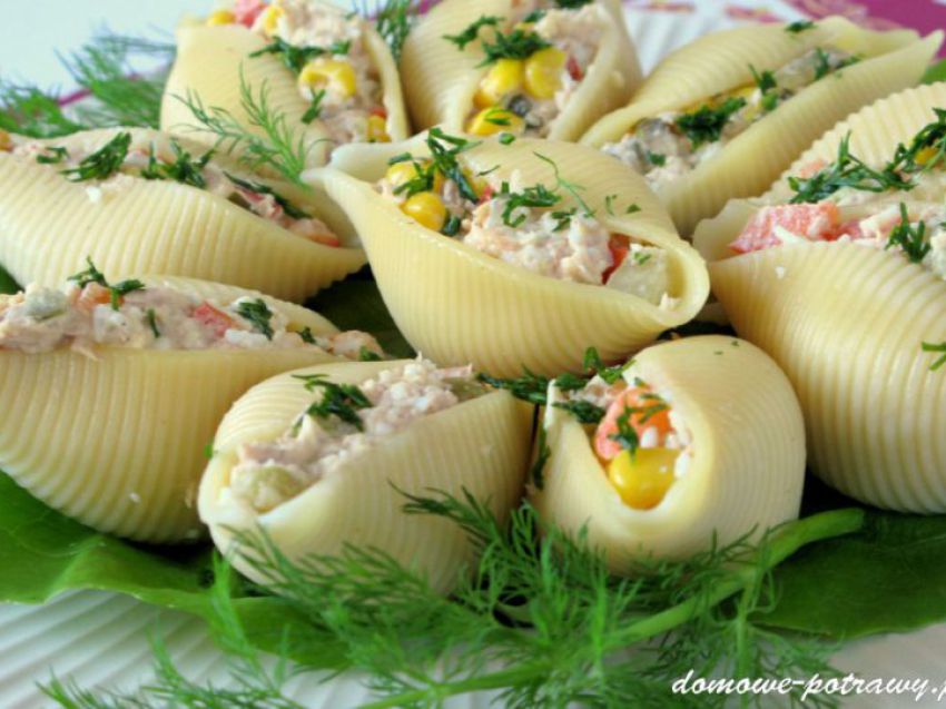 Muszle makaronowe nadziewane tuńczykiem Muszle makaronowe nadziewane tuńczykiem