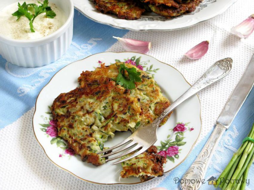 Placki z cukinii z serem żółtym Placki z cukinii z serem żółtym