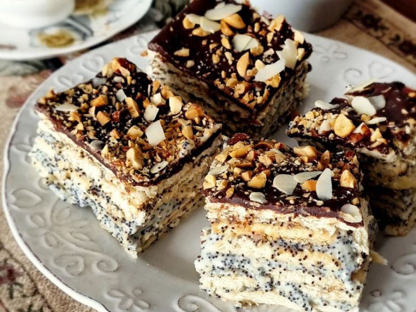 Ciasto budyniowe z makiem na herbatnikach Ciasto budyniowe z makiem na herbatnikach