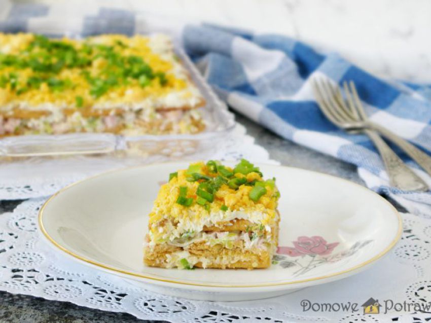 Sałatka na krakersach z szynką Sałatka na krakersach z szynką