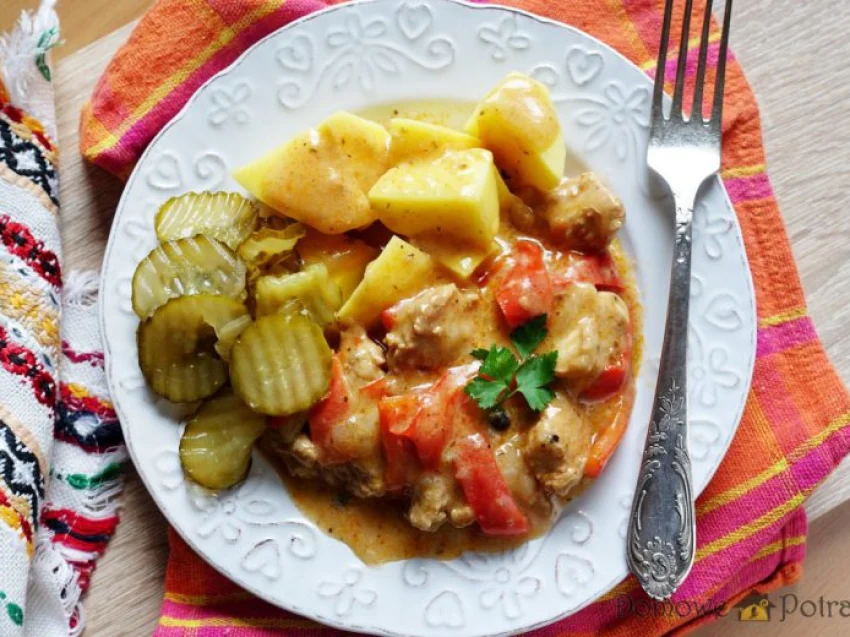 Gulasz z indyka z papryką Gulasz z indyka z papryką