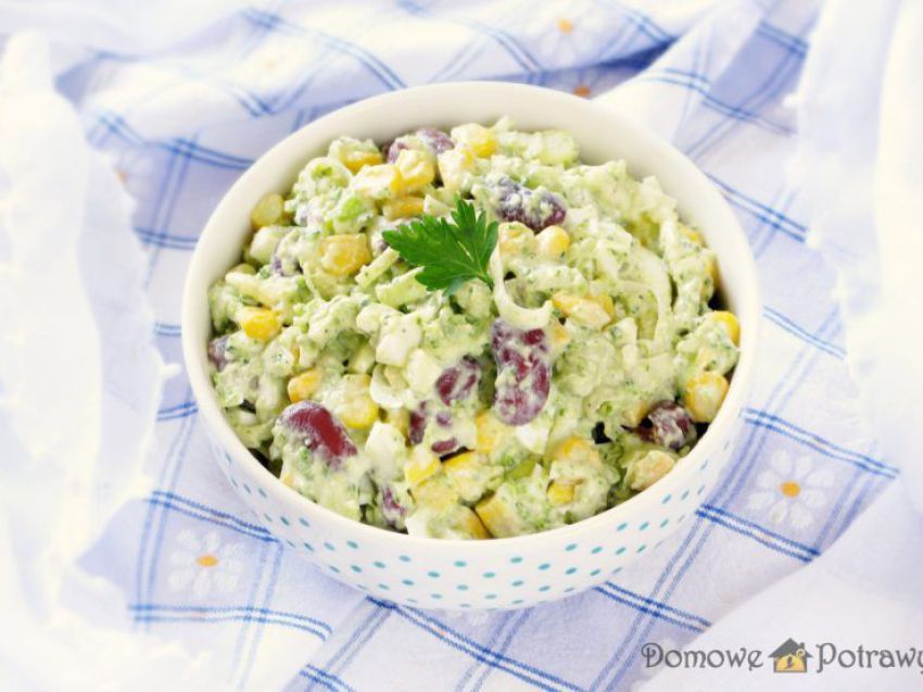 Sałatka brokułowa z jajkiem Sałatka brokułowa z jajkiem