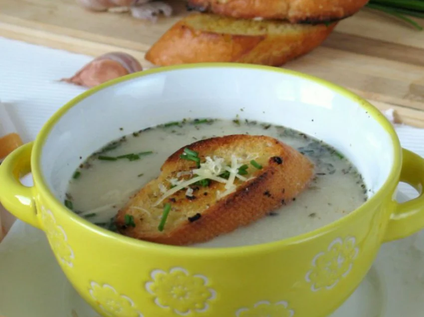 Zupa-krem czosnkowa Zupa-krem czosnkowa