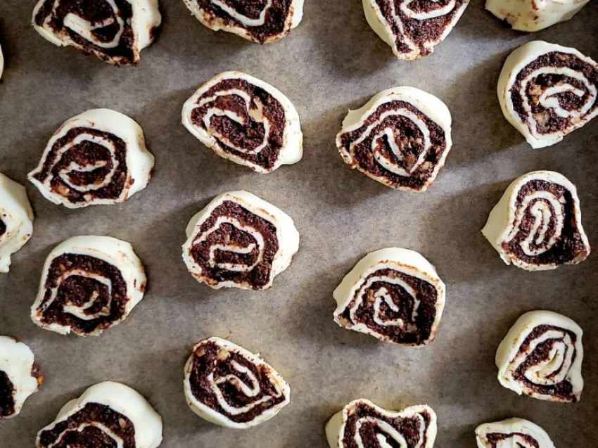 Ślimaczki z ciasta francuskiego z masą makową Ślimaczki z ciasta francuskiego z masą makową