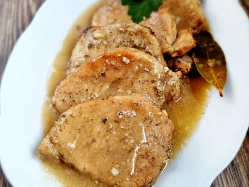 Schab w marynacie mlecznej (pieczony w plastrach) Schab w marynacie mlecznej (pieczony w plastrach)