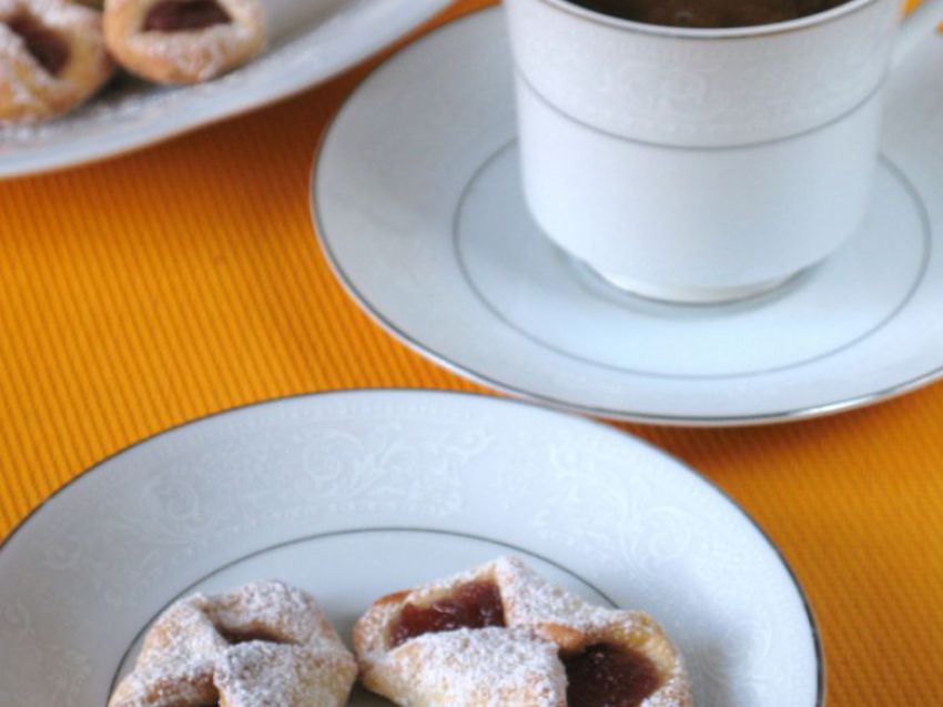 Drożdżowe ciasteczka z różą Drożdżowe ciasteczka z różą