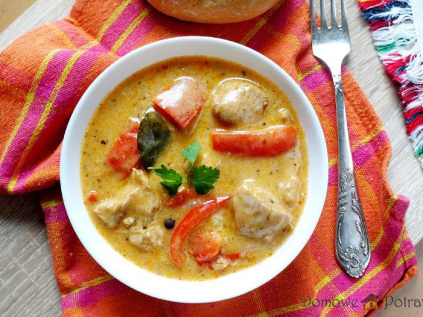 Gulasz z indyka z papryką Gulasz z indyka z papryką