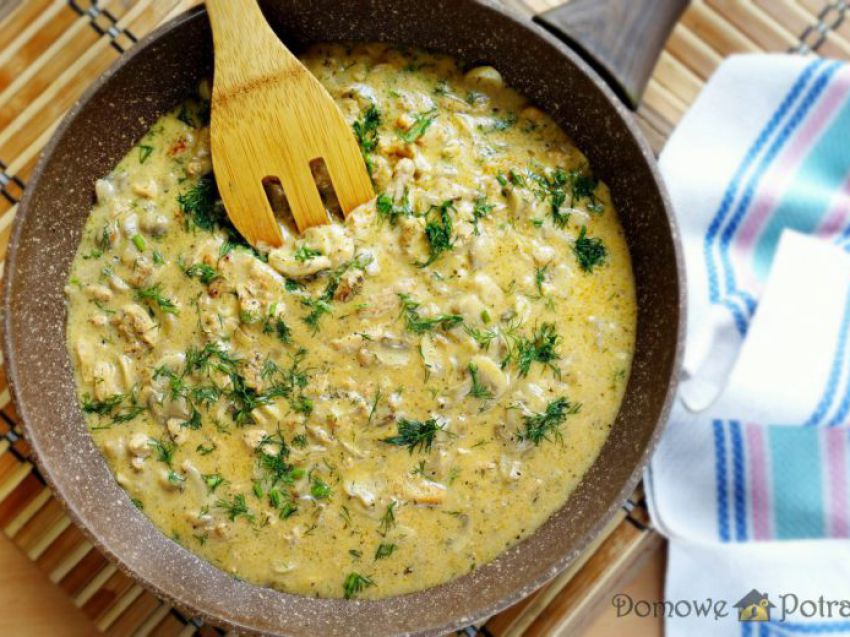 Gulasz z kurczaka z pieczarkami Gulasz z kurczaka z pieczarkami