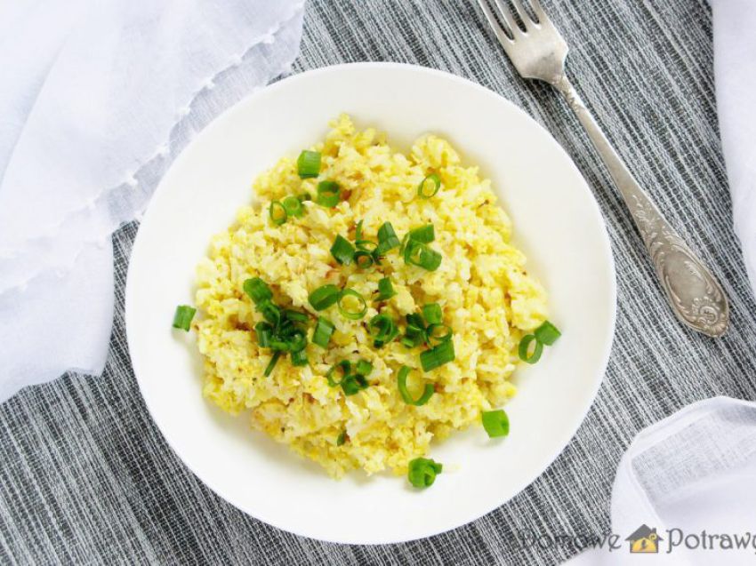 Ryż smażony z jajkiem Ryż smażony z jajkiem