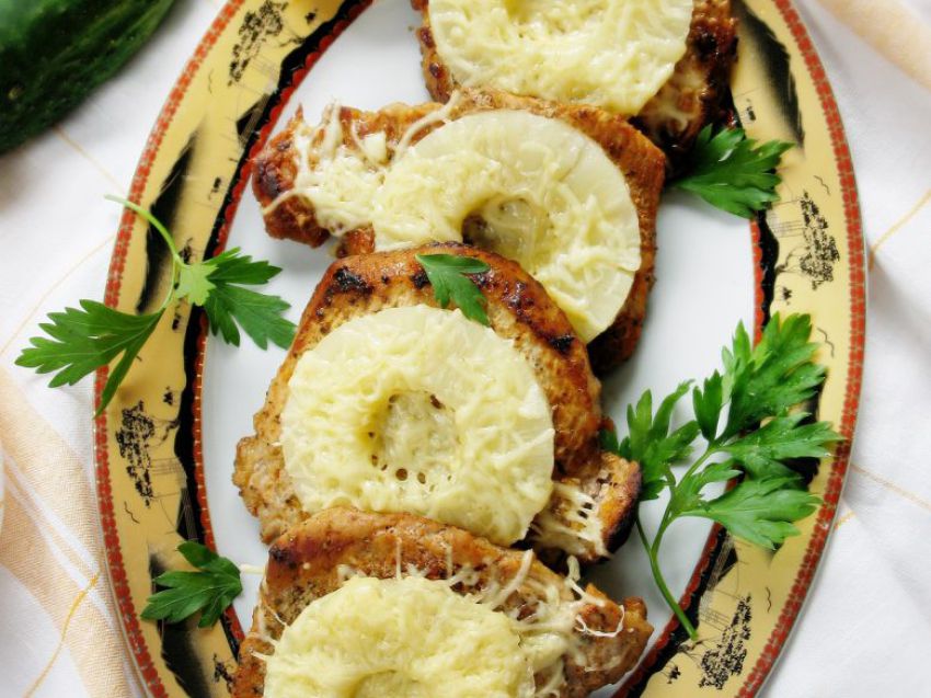 Kotlety z ananasem i serem (po hawajsku) Kotlety z ananasem i serem (po hawajsku)