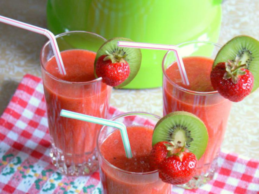 Smoothie truskawkowe z kiwi Smoothie truskawkowe z kiwi
