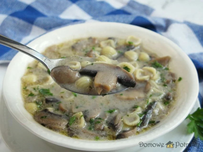 Zupa pieczarkowa Zupa pieczarkowa