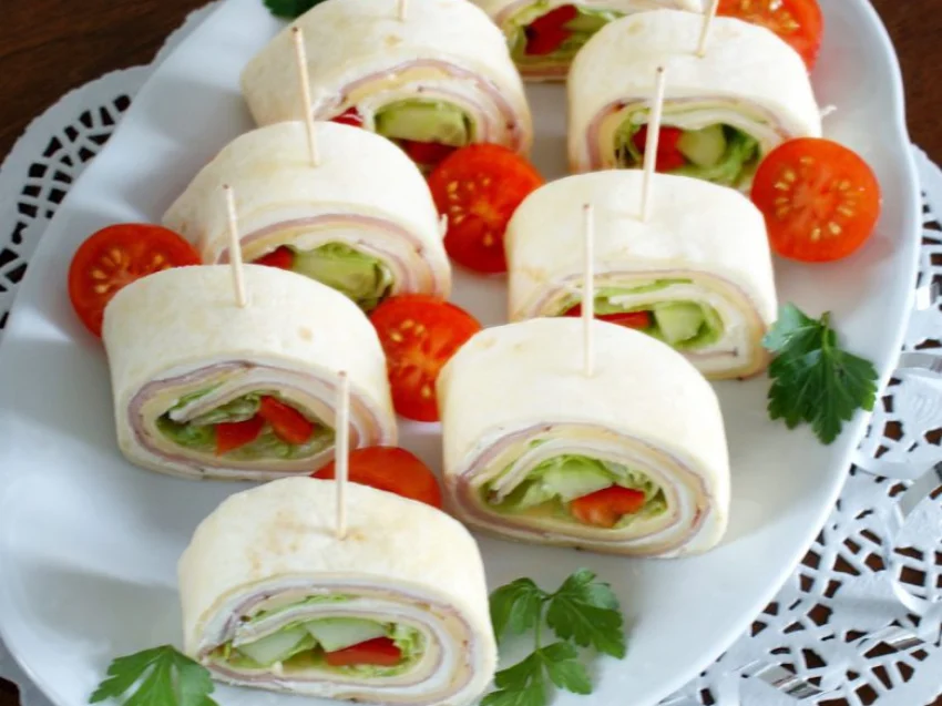Mini tortille – przekąska na imprezę Mini tortille – przekąska na imprezę