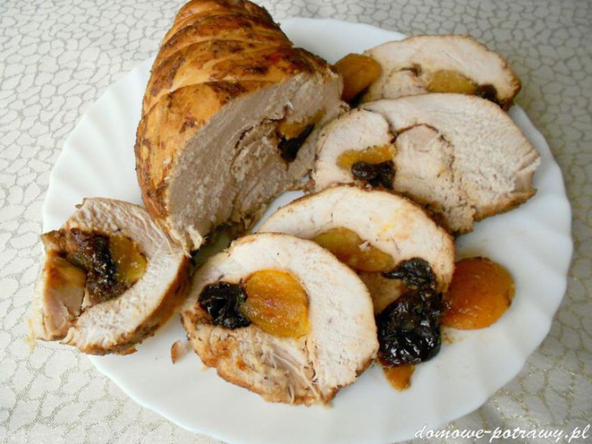 Świąteczny indyk pieczony ze śliwkami i morelami Świąteczny indyk pieczony ze śliwkami i morelami