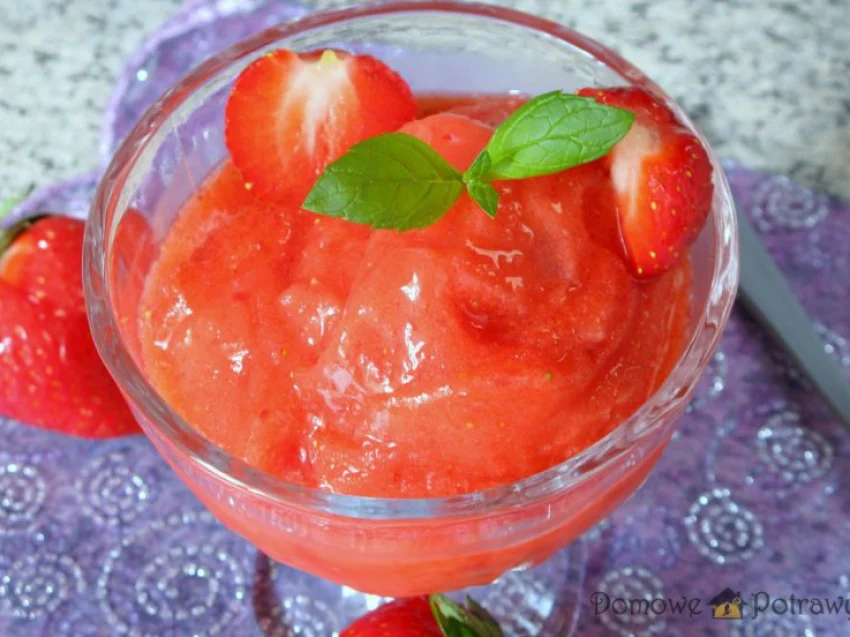 Lodowy sorbet truskawkowy Lodowy sorbet truskawkowy