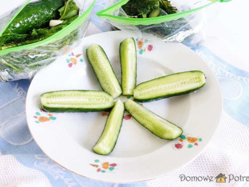 Ogórki małosolne na sucho Ogórki małosolne na sucho
